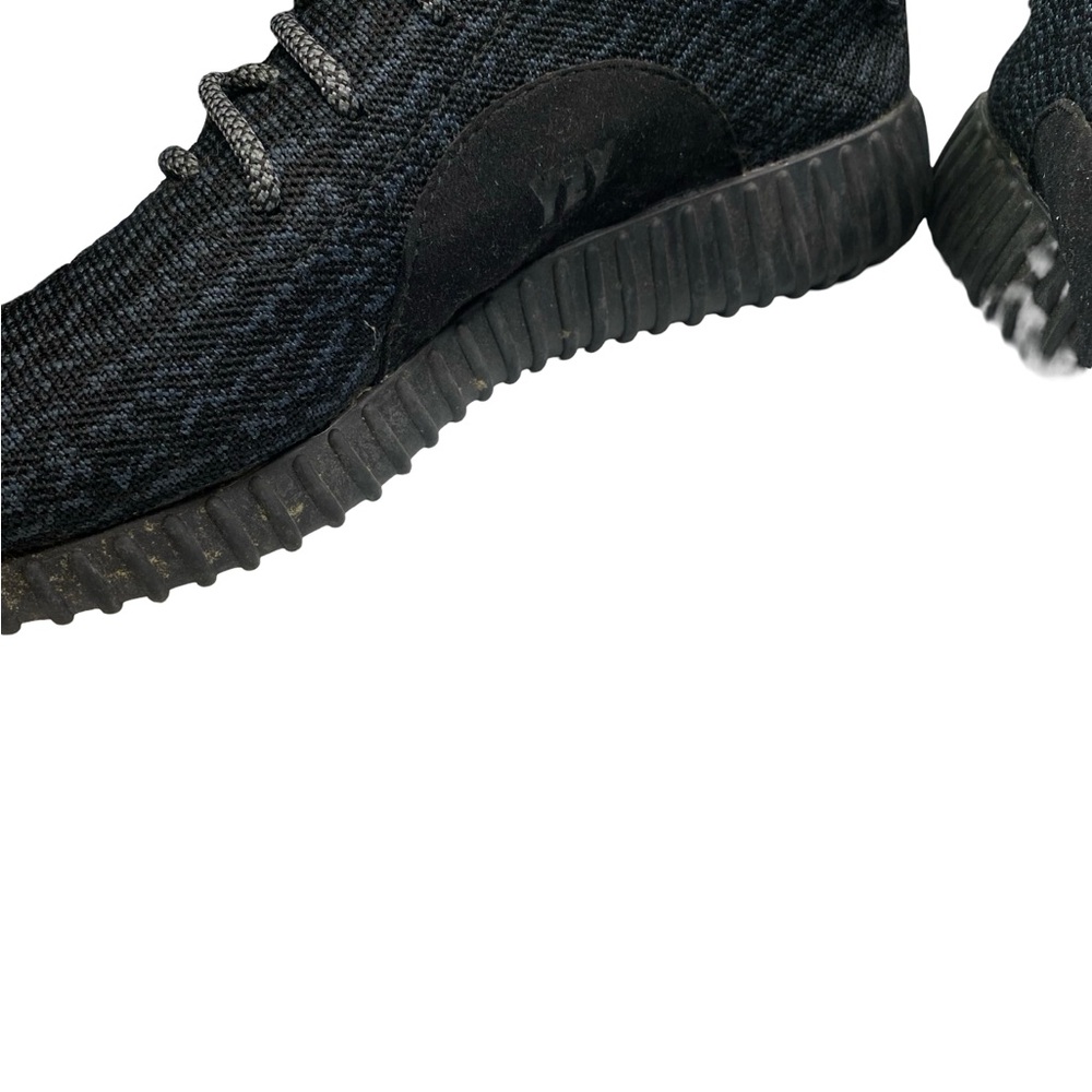 YEEZY BOOST 350 "Pirate
Black Men's Sneakers - Picture 6 of 7